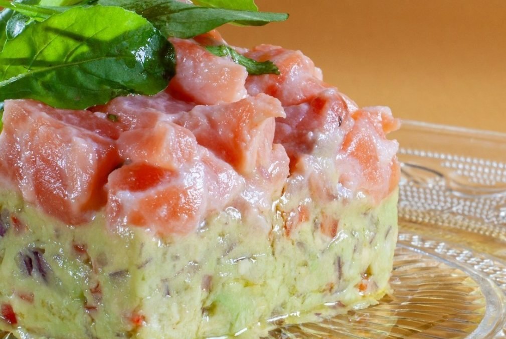Tartar de Bonito con Aguacate y Mango