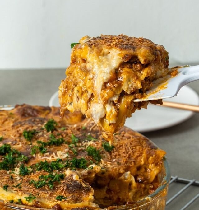 LASAÑA DE POLLO ASADO, SETAS Y QUESO CURADO (2/3 raciones) 